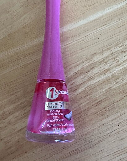 Bourjois 1 Seconde Gel Nail Polish Varnish-06 ROSE CUPCAKE