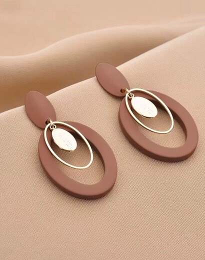 Retro chunky gold plated earrings